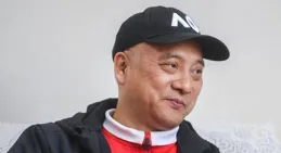 回顧 鄭欽文背後虎爸鄭建坪：坐擁多家公司，為女兒斥巨資