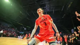 膝蓋「遊離體」！日本男排奧運主力緊急停賽，手術切除！