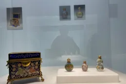 嘉德故宮玻璃：比瓷胎畫琺瑯更不容易的玻璃胎畫琺瑯