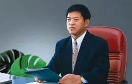 不甘做交警三次創業，如今身家370億，你相信嗎每個月只用幾百塊