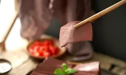 不是嚇唬你！經常吃的火鍋鴨血裏可能沒有「鴨」