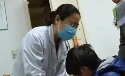 因為一個雞蛋進醫院，醫生含淚塞給他幾百塊，梁訓如今怎麽樣了？