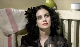 漫威「黑寡婦」斯嘉麗早年R片，性感令人噴血！