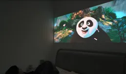 當貝F7 Pro開箱實測：白墻+白天真的能看清？隔空遙控真好用？