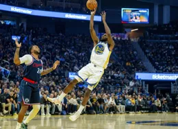 44秒關鍵兩攻打鐵：拒傳嘴哥被科爾換下 庫明加這球商還要頂薪？