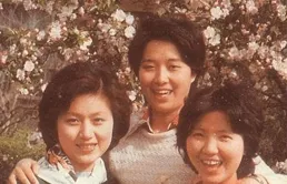 「央視女神」李紅：被造謠嫁富豪，如今44歲單身，活出自己的精彩