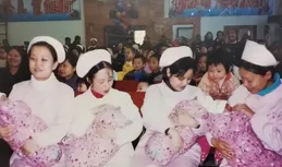 湖南產婦生下4胞胎，針管灌奶艱難存活，18年後全部金榜題名