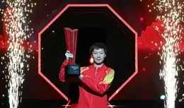 有著雙面性格的王曼昱，不堅強哭給誰看