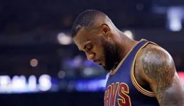 經典老番，詹姆士聽到自己是聯盟最年長球員後再度抱頭尖叫