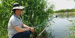 這些東西看起來惡心，卻受到魚的喜歡，加到餌料中有意外效果