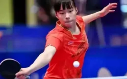 險些被01後小將爆冷，暫停時，誰註意王曼昱反應