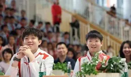 王楚欽約孫穎莎征戰下屆亞運，誰註意莎莎反應，莎頭解散懸念揭曉