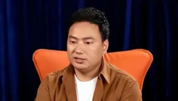 海來阿木：25歲出道，31歲登上春晚，離異又喪女，再婚後終獲幸福