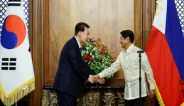 小馬科斯再迎美國鐵盟，老杜重返政壇，誓不讓菲誤入歧途