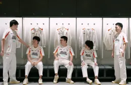 Xiaohu認為自己今年變強了，想向Faker發起復仇