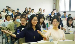 文科學院整新花樣，天坑專業爭相變臉，到底能不能拯救文科專業？