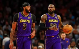 湖人領先18分被逆轉的三大關鍵因素，老詹表現糟糕，還被教練罵