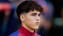 拿捏熊皇+姆巴佩！巴薩17歲天才閃耀伯納烏