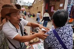 農村集市看到這「4種」東西掉頭就走，大多都是假貨，別花冤枉錢