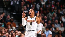 威少超級逆天表現登上全美熱搜，超過30萬人為他打上9.9的評分