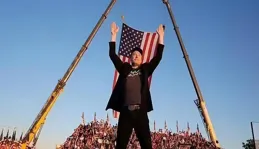 馬斯克全力助陣！蹦跳力挺川普，7大搖擺州撒幣，目標拉票百萬