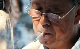 8歲女孩肺癌晚期：我們拼盡全力保護孩子，你卻輕而易舉當了殺手