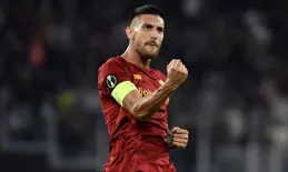 仍不原諒換帥！羅馬球迷繼續噓隊長，高喊：我們只支持這件球衣