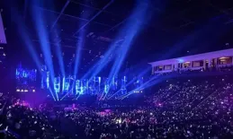 那英澳門演唱會座無虛席，大合唱超震撼，網友：那姐實力依舊