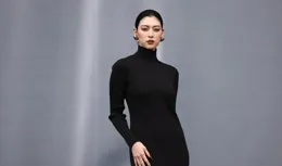三吉彩花 性感彩妝 黑色嫵媚穿搭 亮相2025春夏巴黎時裝周Balenciaga