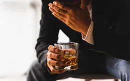 高血壓一口酒都不能喝？醫生提醒：等身體出問題，後悔也晚了