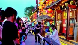 夜太美，何不盡興遊