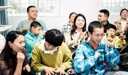 【奮鬥者】一位發光的自閉癥孩子的母親‖楊光英