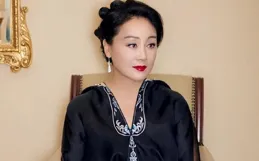 她是一代名「姬」，展現9個獨具風韻美女醫生的誘惑