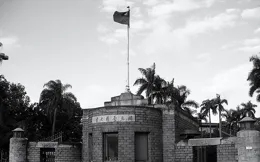 79年台軍一名連長冒死遊泳回大陸，時隔多年，已是中國頂級智囊