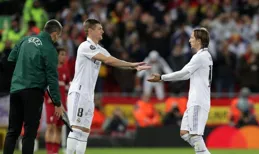 皇馬慘敗！佛爺看台鏡頭曝光！無奈攤手醞釀交易，姆巴佩美夢破碎