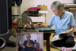 活到老美到老！61歲時髦奶奶鐘愛「黑白灰」，滿頭銀發也很時髦