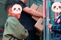 2歲男孩跟姐姐下樓買東西後走失 幸遇好心人接力順利回家