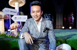 鄧超頭發胡子全白了？45歲像60，斷崖式衰老引熱議：他是怎麽了？