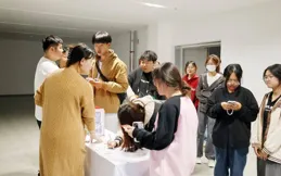 山東中醫藥大學附屬眼科醫院舉辦「助力學子摘鏡圓夢——2024年眼健康關愛計劃暨全飛秒摘鏡」公益活動