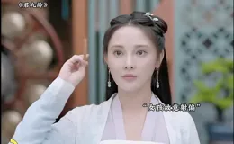 超越「小楓」的妝造終於出現了，濃顏系長相就該走明艷大美人花路