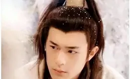 【與君初相識】裏的美男子，45歲五官精致，鏡頭不多但能驚艷全場