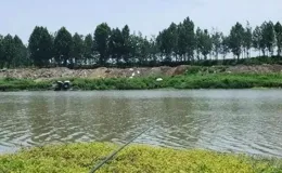 純拉紅蟲釣魚，加小藥是多余還是助力？一文解析！