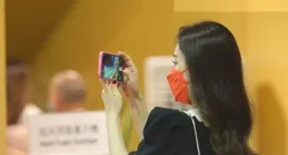 「江疏影」帶火了美拉德新穿法：工裝外套+短褲，時髦洋氣又減齡