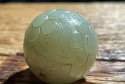 去逛古鎮，順手收了件中古巨型大玉珠