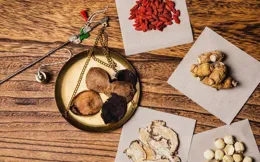 頸椎病影響，生活都被「束縛」，我有一方，專克肝腎虧虛頸椎病