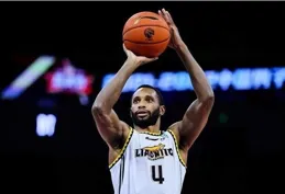 楊鳴怒摔戰術板！遼寧外援失準，代價沈重