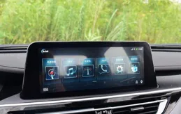 起猛了，竟然看見小貓在賣魚？？？