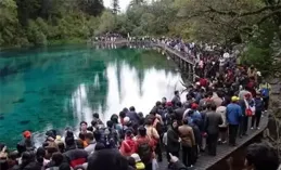 動車開通以來，九寨溝每天多了四成遊客！