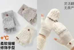 以前常見的高領毛衣現在都很難找到了，為什麽現在大家都不穿毛衣了?