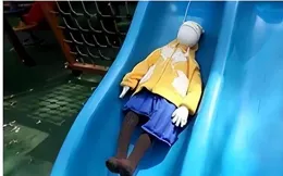 看完幼稚園「午睡的照片」，寶媽後悔不已：這衣服真不能讓娃穿